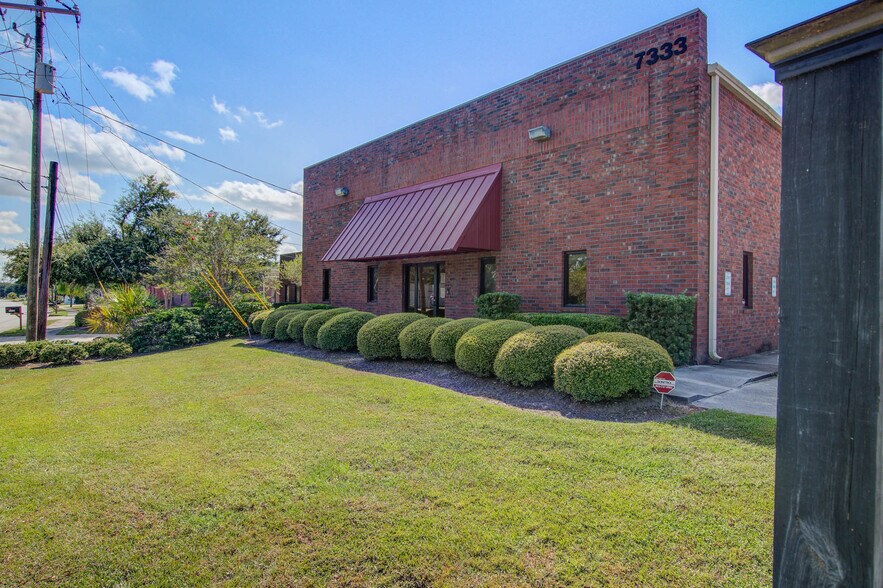 More Photos Of 7333 Peppermill Pky, Charleston Coworking Space