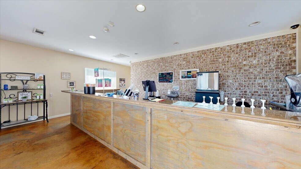 More Photos Of 113 Bo Bo Dr, Crystal Springs Freestanding For Lease