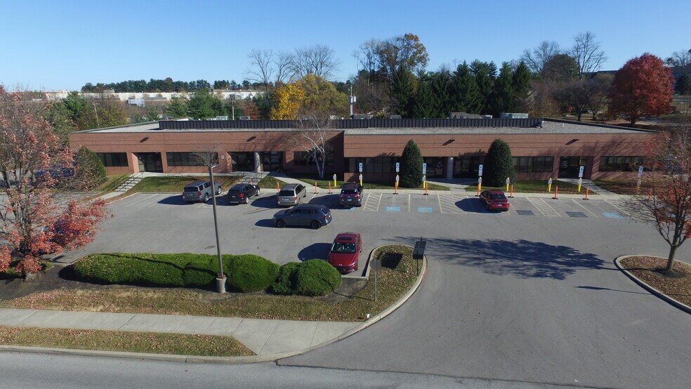 Primary Photo Of 370 St. Charles Way, York Flex For Lease