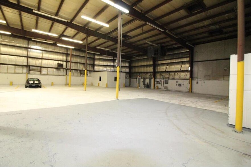 More Photos Of 80 Oliver St, Wisconsin Rapids Manufacturing For Sale