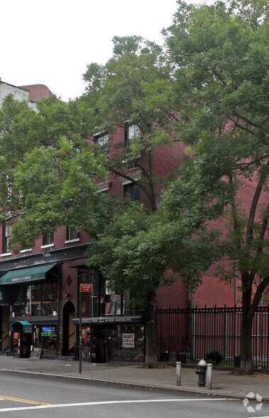 More Photos Of 44 Greenwich Ave, New York Office Residential For Lease