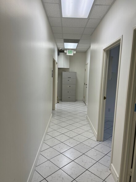 More Photos Of 22119 Sherman Way, Canoga Park Office For Lease