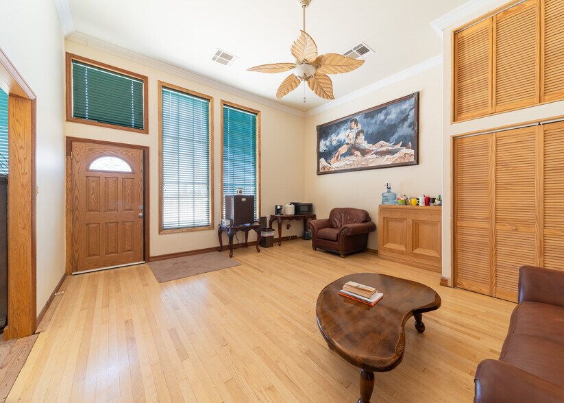 More Photos Of 796 W Evan Hewes, El Centro Restaurant For Sale