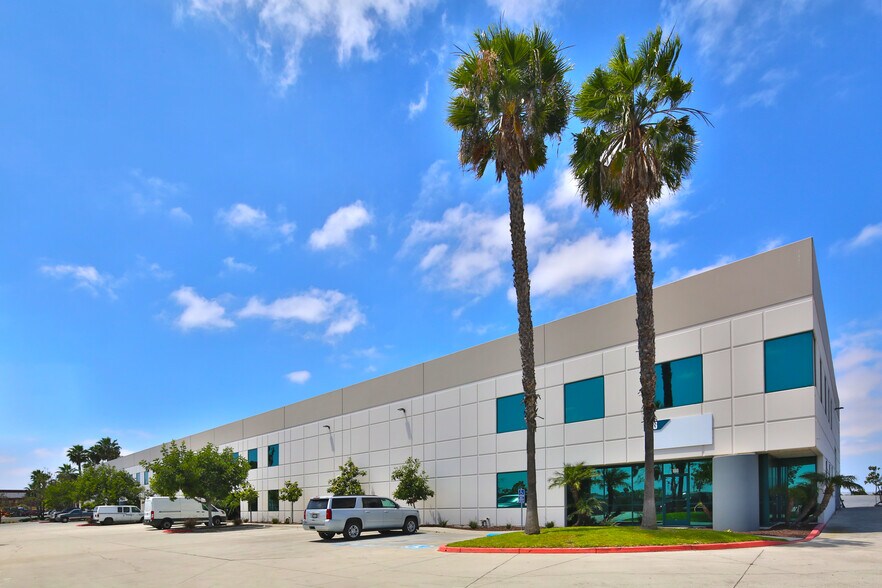 More Photos Of 6774 Calle De Linea, San Diego Unknown For Lease