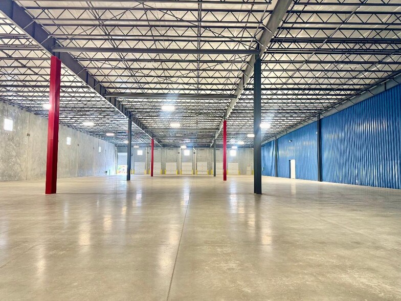 More Photos Of 13101 Spivey Dr, Laredo Industrial For Lease