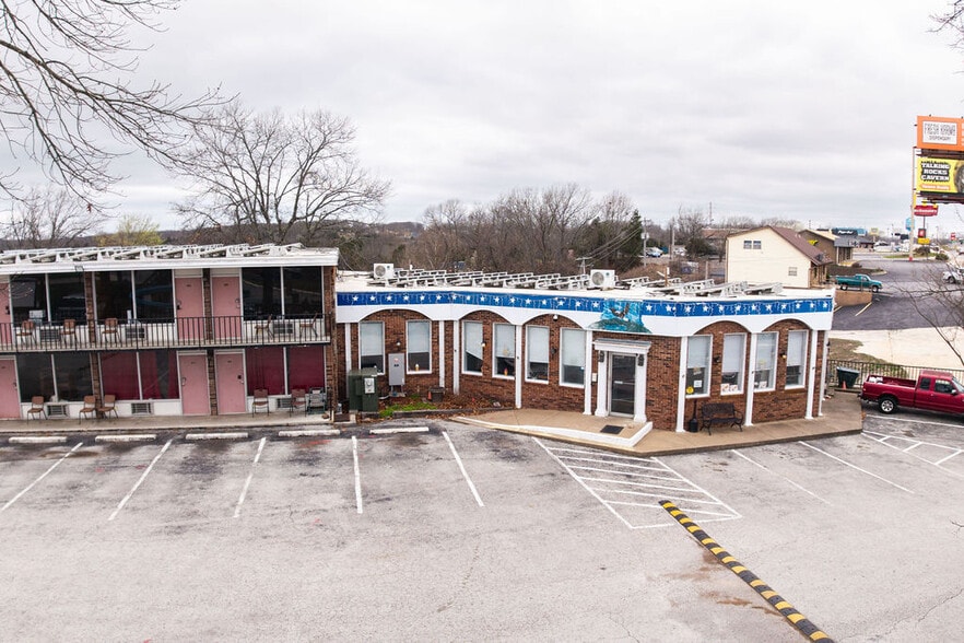 More Photos Of 10770 E State Highway 76, Branson West Hotel For Sale