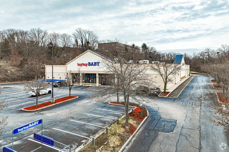 More Photos Of 160 Granite Ave, Braintree Freestanding For Sale