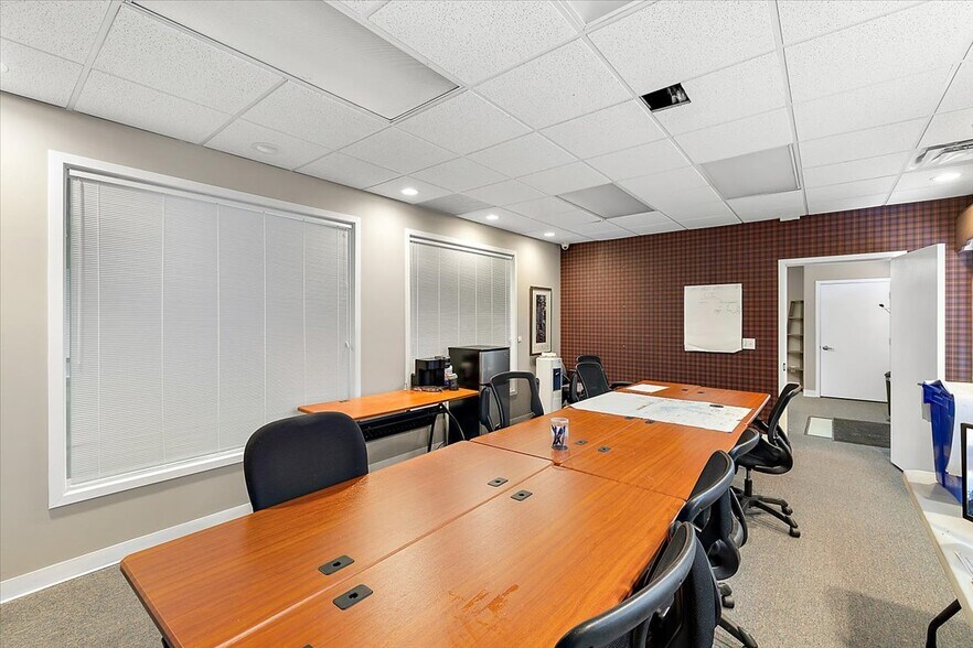 More Photos Of 37244 S Groesbeck Hwy, Clinton Township Office For Sale