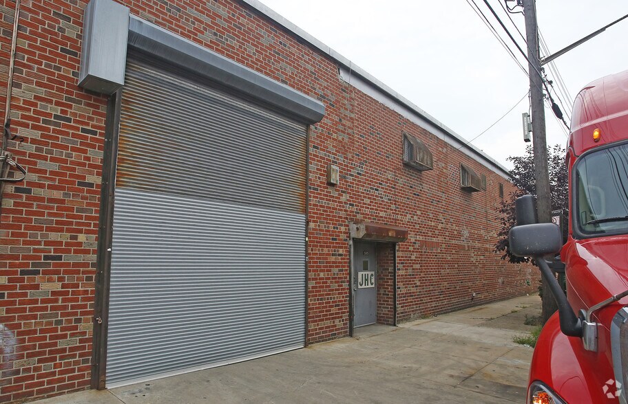More Photos Of 595 Berriman St, Brooklyn Warehouse For Sale
