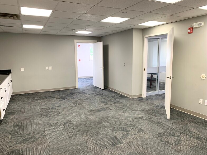 More Photos Of 2800 Lafayette Rd, Portsmouth Unknown For Lease