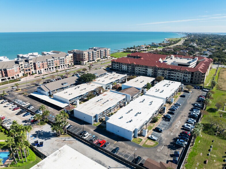More Photos Of 4645 Ocean Dr, Corpus Christi Apartments For Sale