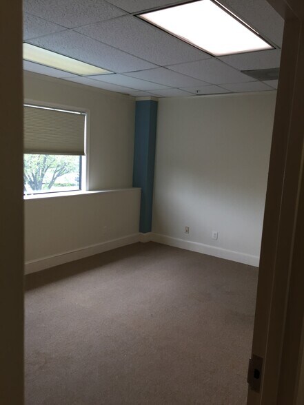 More Photos Of 602 S King St, Leesburg Office For Lease