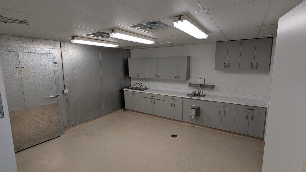 More Photos Of 22100 Mastick Rd, Fairview Park Office For Sale