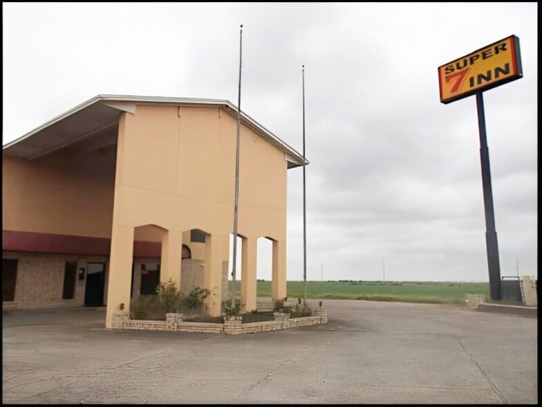 Primary Photo Of 2225 N US Highway 77, Robstown Hospitality For Sale