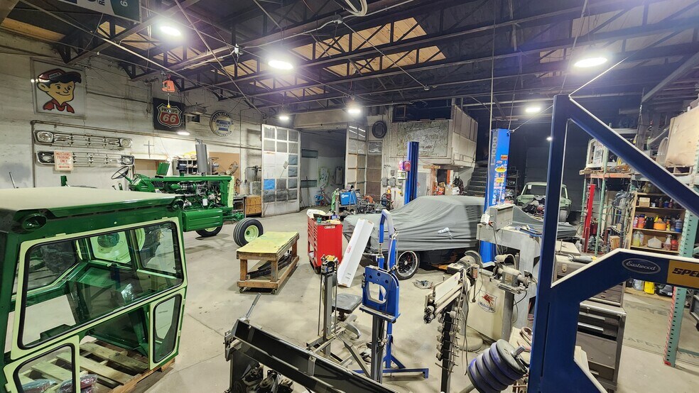 More Photos Of 109 S Main St, Marion Manufacturing For Sale