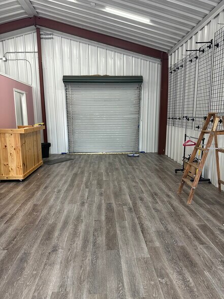 More Photos Of 904 Pine Ave, Eufaula Warehouse For Sale