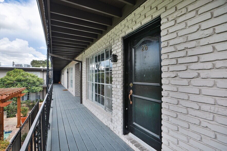 More Photos Of 3015 Greenridge Dr, Houston Apartments For Sale