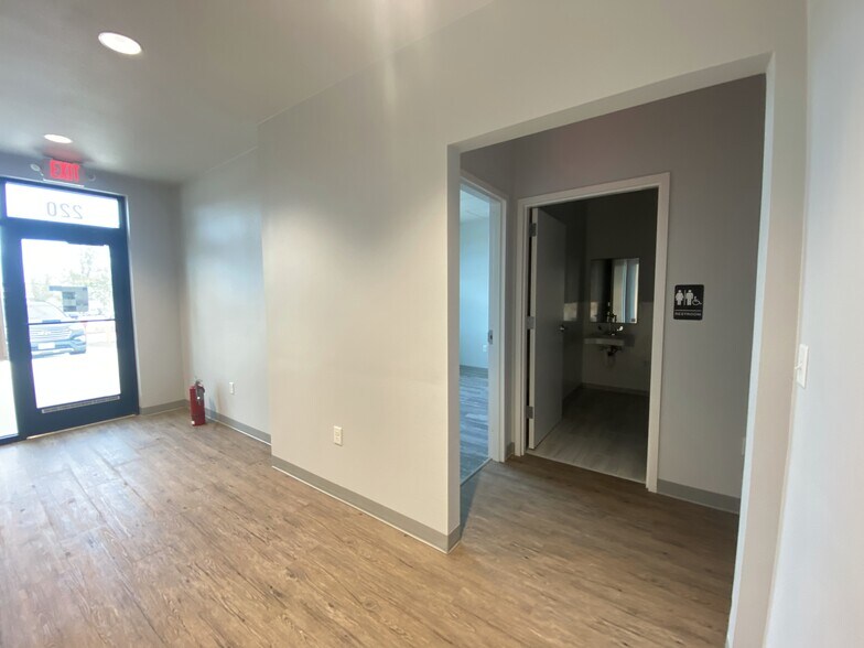 More Photos Of 1880 N Stonebridge Dr, McKinney Medical For Sale