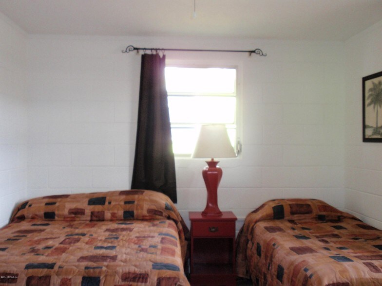 More Photos Of 217 Butler Dr, Satsuma Trailer Camper Park For Sale