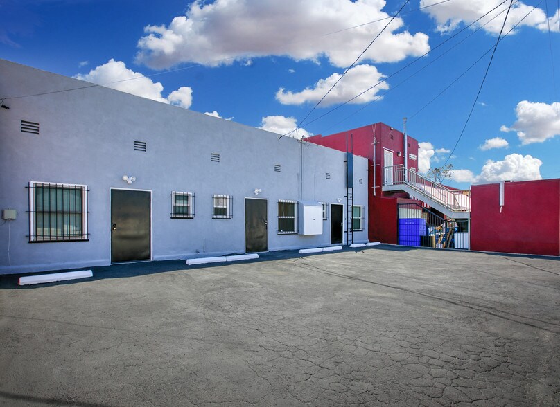 More Photos Of 2863-2867 S Robertson Blvd, Los Angeles Storefront For Lease