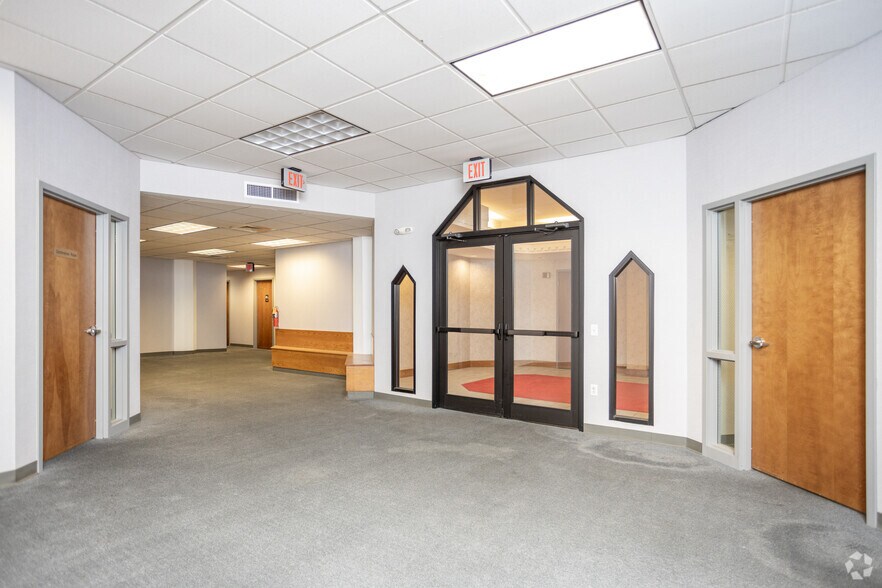 More Photos Of 205 W Market St, Lima Office For Sale