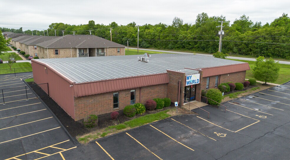 More Photos Of 500 W Daniels St, Ozark Office For Sale
