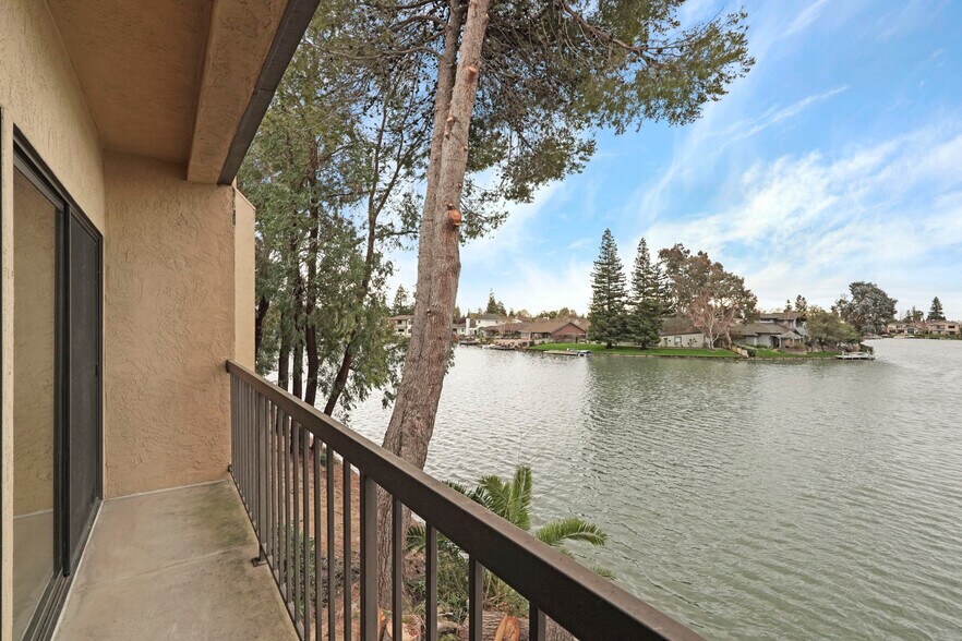 More Photos Of 1820 W Kettleman Ln, Lodi Office For Sale