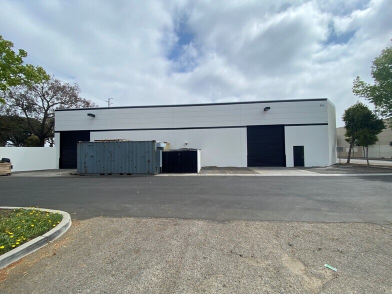 More Photos Of 1741 Fiske Pl, Oxnard Warehouse For Sale