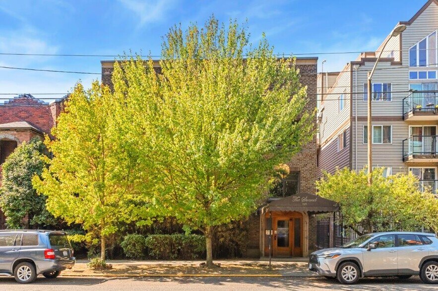 More Photos Of 221 Belmont Ave E, Seattle Apartments For Sale