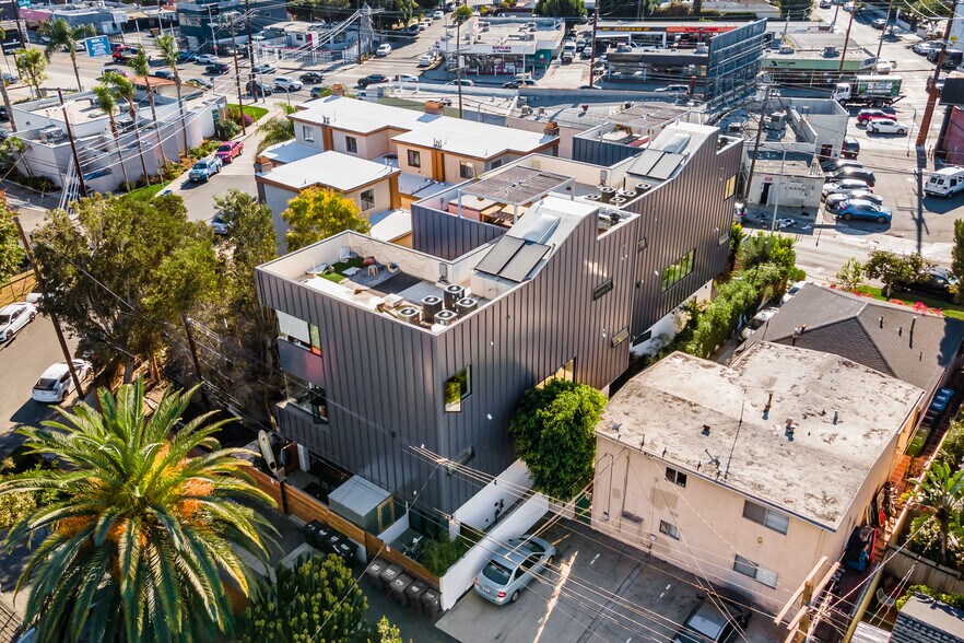 More Photos Of 2478 Penmar Ave, Venice Dormitory For Sale