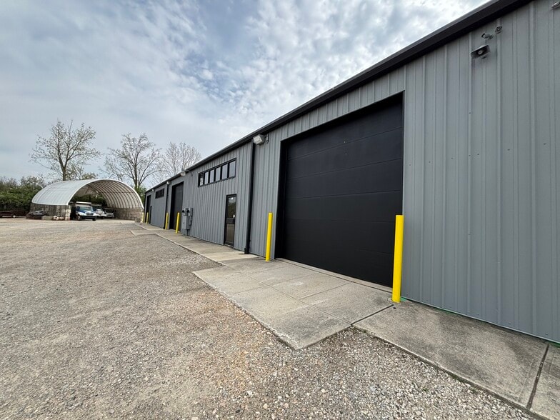 More Photos Of 4155 Gibson Dr, Tipp City Manufacturing For Lease