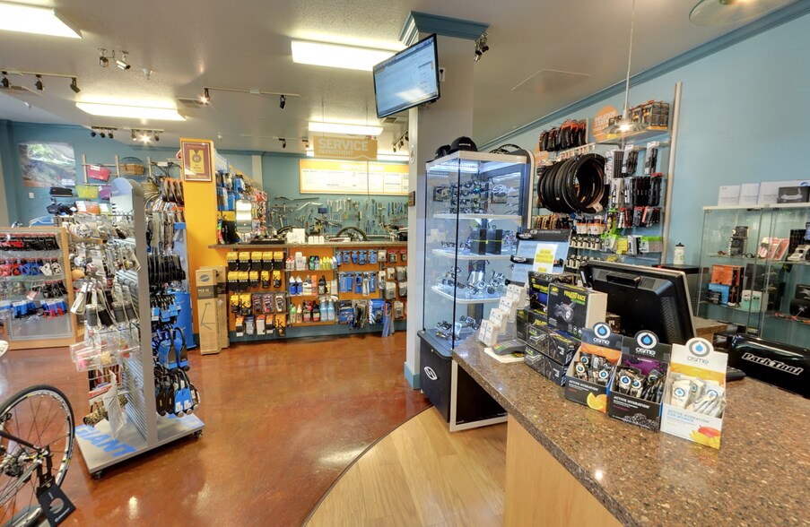 More Photos Of 220 Windsor River Rd, Windsor Apartments For Sale