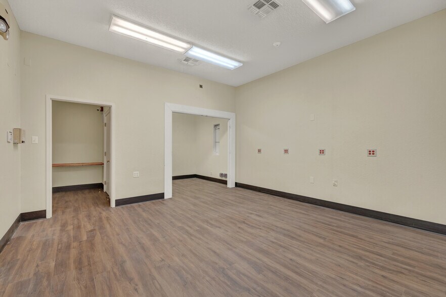 More Photos Of 3 Commercial Pl, Schertz Office For Lease