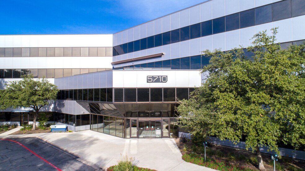 More Photos Of 5710 Lyndon B Johnson Fwy, Dallas Unknown For Lease