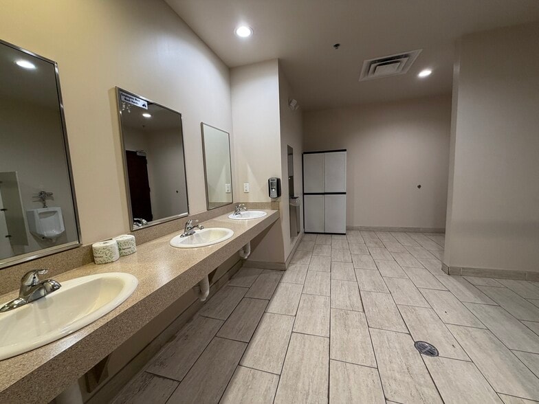 More Photos Of 100 S 4th Ave, Ann Arbor Apartments For Sale