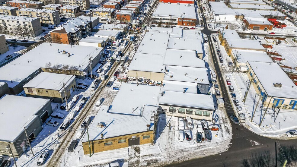 More Photos Of 10123 Av De L'hôtel-De-Ville, Montréal Service For Lease