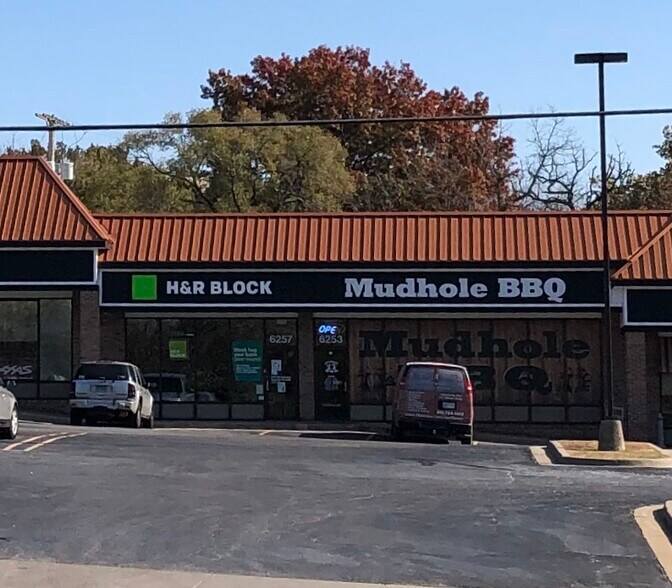 More Photos Of 6289 N Oak Tfwy, Gladstone Unknown For Sale