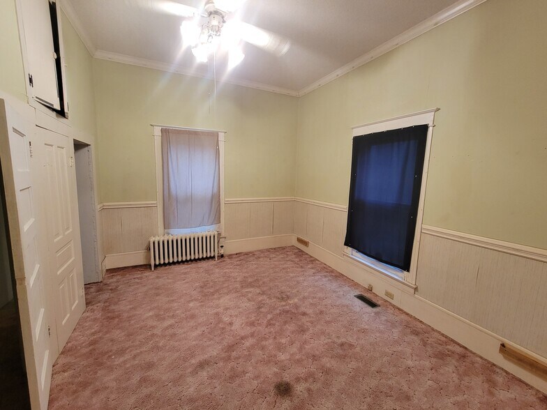 More Photos Of 1110 Hawkins Ave, Sanford Light Manufacturing For Sale