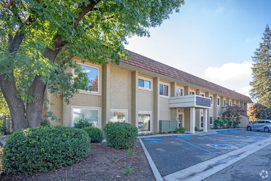 Primary Photo Of 20 N Dewitt Ave, Clovis Medical For Lease