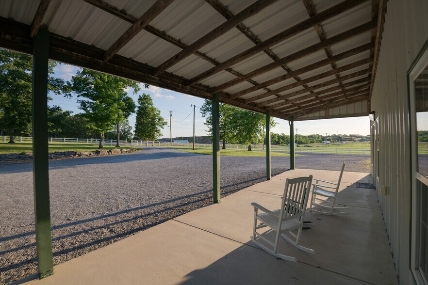 More Photos Of 2533 Highway 41A S, Shelbyville Showroom For Sale