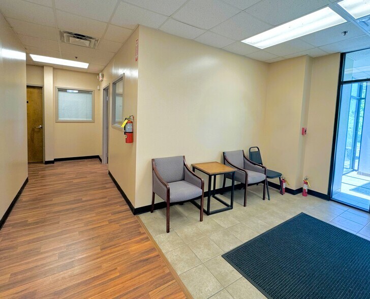 More Photos Of 575 Airport Rd, Gallatin Research And Development For Sale