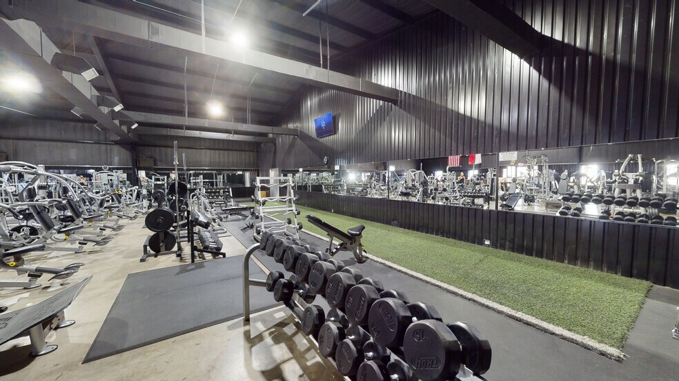 More Photos Of 1215 NW 1st Plz, Andrews Restaurant For Sale