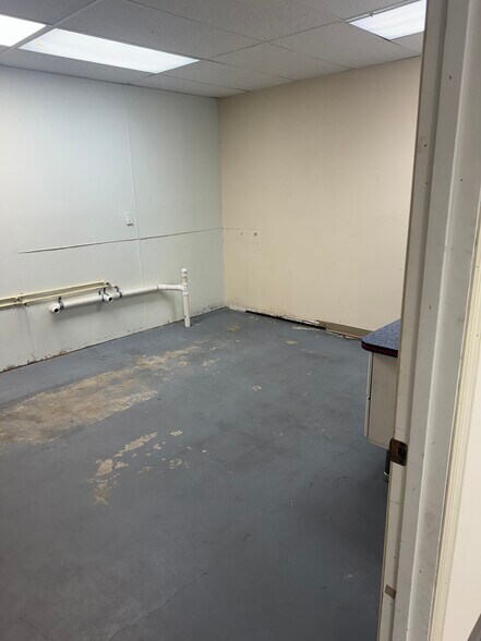 More Photos Of 1002 Manatee Ave, Bradenton Freestanding For Lease