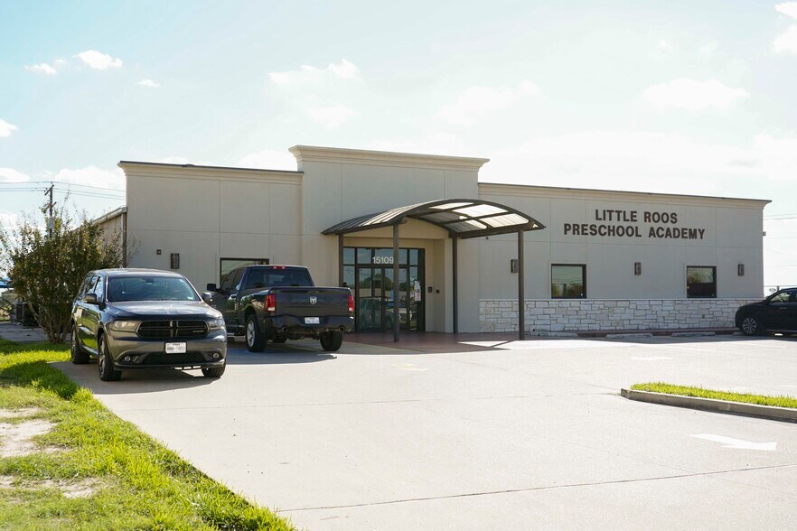 Primary Photo Of 15109 Northwest Blvd, Corpus Christi Schools For Sale