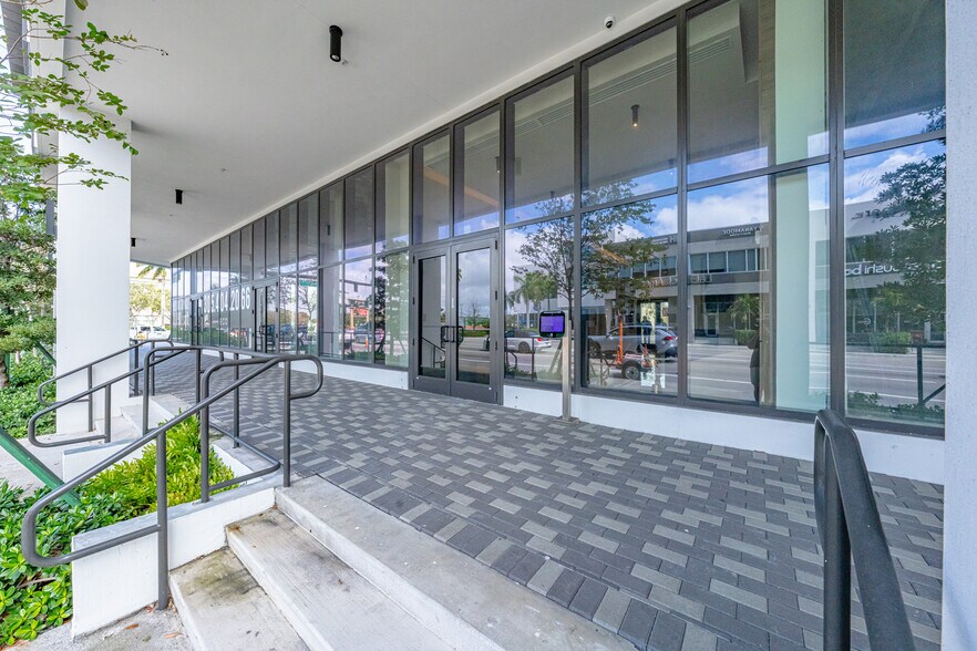 More Photos Of 800 N Federal Hwy, Hallandale Beach Office For Sale
