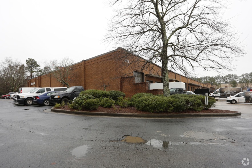 More Photos Of 829 Pickens Industrial Dr, Marietta Warehouse For Lease