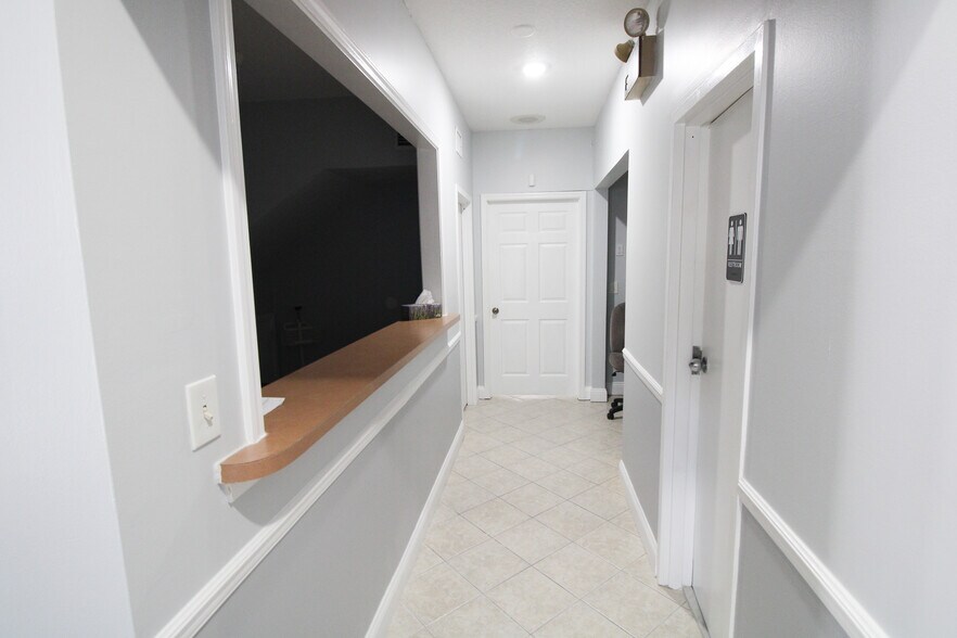 More Photos Of 4131 University Blvd S, Jacksonville Medical For Sale