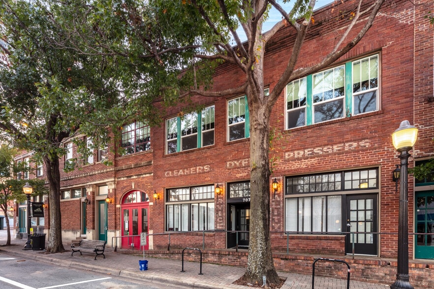 Primary Photo Of 701 W Magnolia Ave, Fort Worth Storefront Retail Residential For Lease