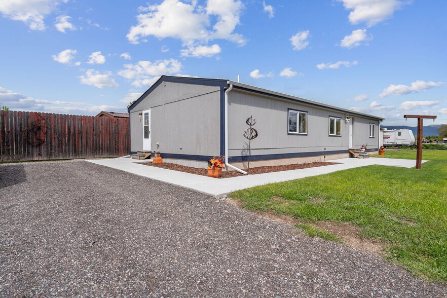 More Photos Of 83 Sweebee Ln, Columbia Falls Multifamily For Sale