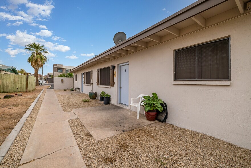 More Photos Of 2002-2010 N 50th St, Phoenix Apartments For Sale